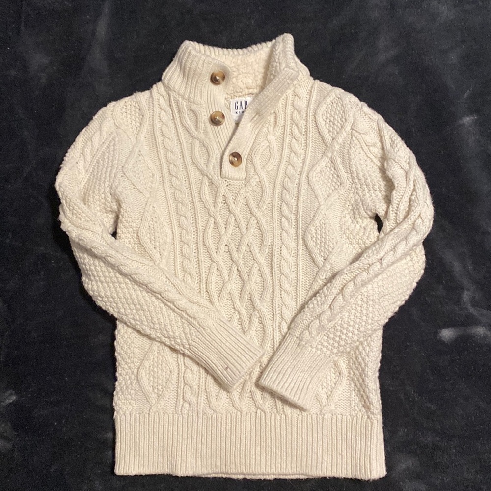 Gap cable knit sweater, size small